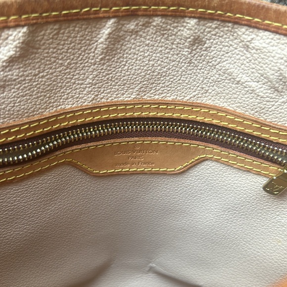 Authentic Louis Vuitton Petite Bucket Bag (PM) - Picture 10 of 16